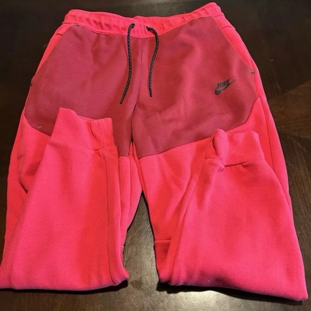 Nike Pink Sweatpants for Active Comfort